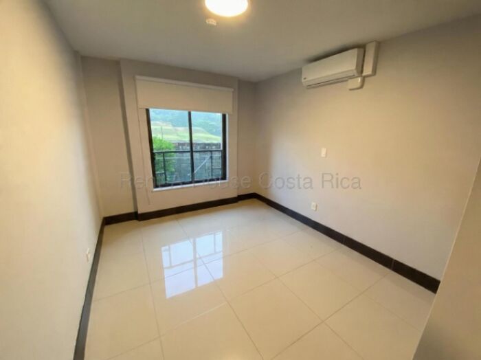 Venta de  Hermoso Apartamento de 3  Habitaciones de 146mt2 en Brasil de Santa Ana 26-1696 in Brasil, Santa Ana, San José — $195,000