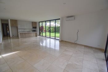 Casa de una Planta con 3 Habitaciones en Valle del Sol in Pozos, Santa Ana, San José — $690,000 - Photo 5 of 31