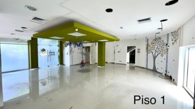 VENTA de limdo local comercial en Sta Ana //25-307 en Santa Ana, San José — $780,000
