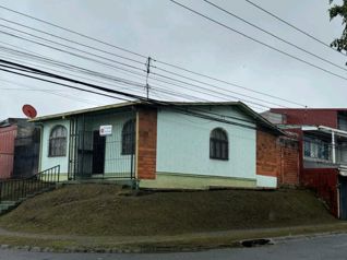 Casa Esquinera en Tibas Oportunad de Desarrollo.