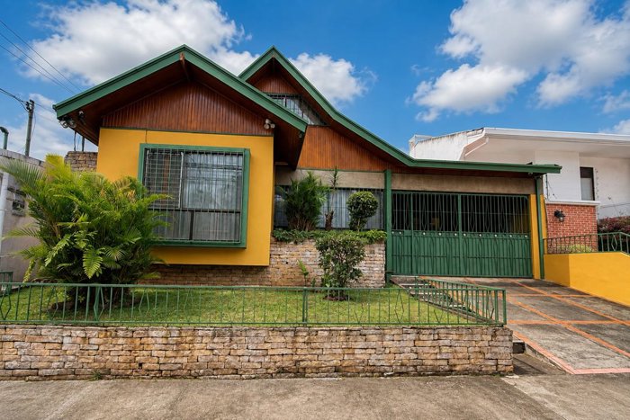Venta de casa en El Prado de Curridabat in Granadilla, Curridabat, San José — ₡ 187 000 000