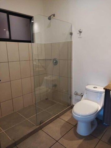 Se alquila cómodo apartamento cerca de oxigeno 25-1955 en Ulloa, Heredia — ₡ 385 000