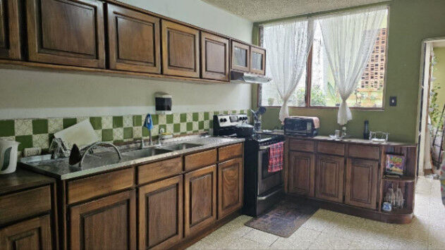 Oportunidad de Inversión en la Reconocida zona de los Yose OFC/AD in San Pedro, Montes De Oca, San José — $450,000