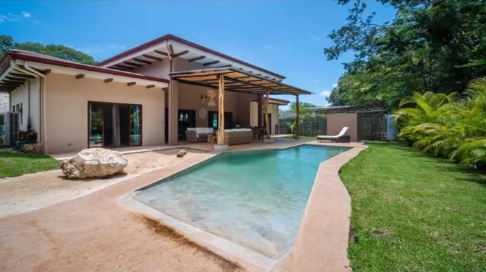 Luxurious Boutique Hotel for Sale: Potrero Beach Paradise, Guanacaste en Tempate, Santa Cruz, Guanacaste — $1,300,000