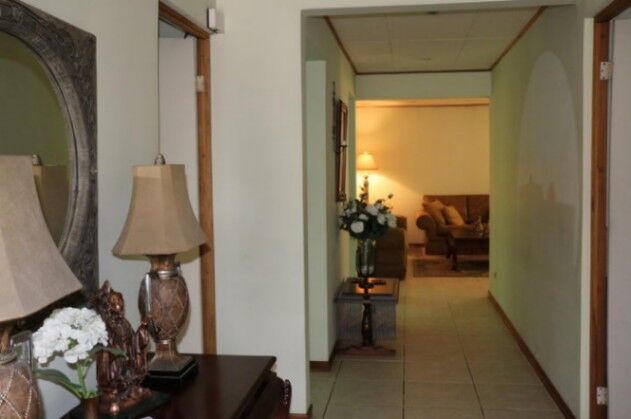 Se vende casa de 2 plantas con uso mixto en Mata Redonda San José 23-905 en Mata Redonda, San José — ₡ 550 000