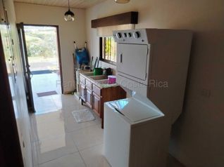 Casa moderna en terreno amplio y piscina EN VENTA #26-1597 GS - Photo 2 of 3