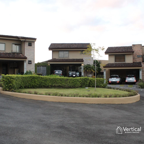 Venta condominio  Curridabat, Colonia Del Roble en Curridabat, San José — $320,000 - Foto 2 de 8
