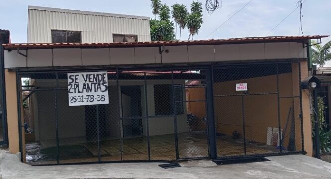 En Venta Casa con apartamento de entrada independiente. en Puente De Piedra, Grecia, Alajuela — ₡ 45 000 000