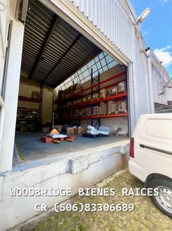 Alquiler de bodega Heredia Barreal $1.950 /200 metros en Ulloa, Heredia — $1,950