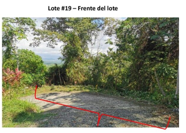 Oportunidad de inversión en lote en condominio  en Quepos, Puntarenas — $180,000