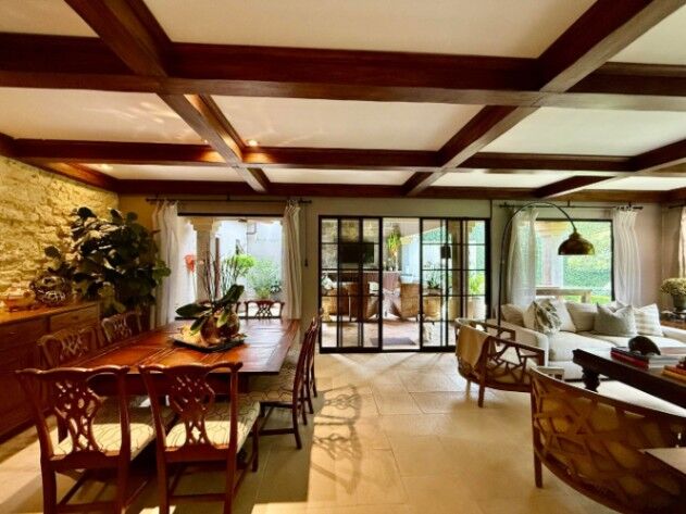 Se vende casa con patio en San Rafael Escazú 26-1338 en San Rafael, Escazú, San José — $595,000