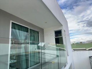 Venta de Casa en Tibás-San Juan. RAH 27-872 in San Juan, Tibás, San José — $342,000 - Photo 3 of 9