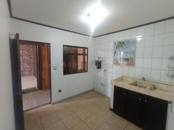 Venta de Casa Esquinera en Mercedes de Heredia. RAH 26-2075 en Mercedes, Heredia — $315,000 - Foto 4 de 10