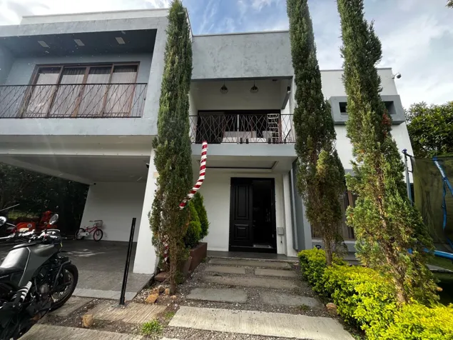 🔥REBAJADA Venta de lujosa  casa en San Rafael Heredia, Los Ángeles en Ángeles, San Rafael, Heredia — ₡ 260 000 000 - Foto 3 de 30