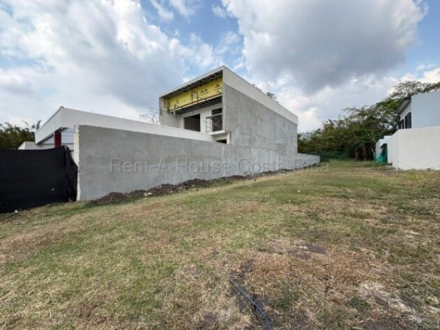 Se vende lote plano en Santa Ana Centro 26-1649 in Santa Ana, San José — $238,000