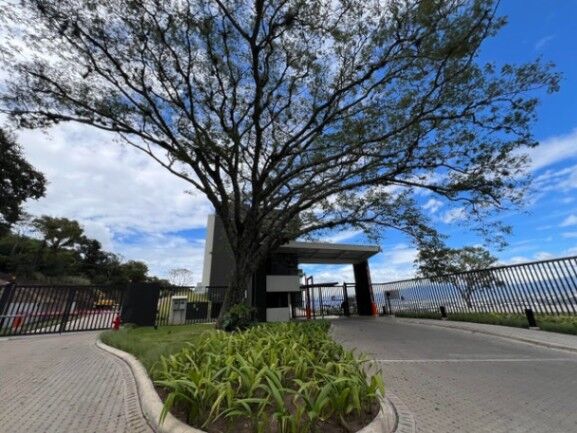 Alquiler de Apartamento en Santa Ana, San José. RAH 26-1048 en Santa Ana, San José — $1,350