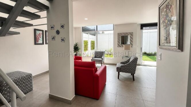Venta de TOWNHOUSES en San Rafael-Montes de Oca. RAH 27-176 en San Rafael, Montes De Oca, San José — $276,000