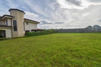 Terreno de 517m2 en Condominio Los Castillos, La Guácima en Guácima, Alajuela — $110,000 - Foto 4 de 19