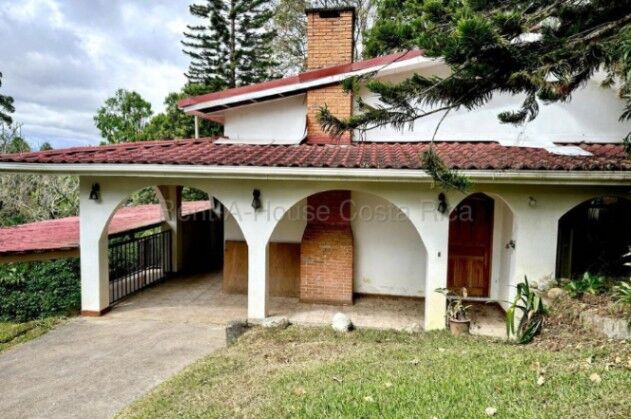 Venta de Casa en La Unión-Tres Ríos. RAH 26-1592 PRECIO REBAJADO en Tres Ríos, La Unión, Cartago — $650,000