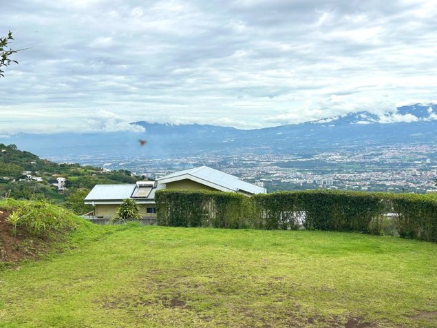 Escazú. Precioso lote de Terreno de 1300 m2. Espectaculares vistas in San Antonio, Escazú, San José — $275,000 - Photo 3 of 18