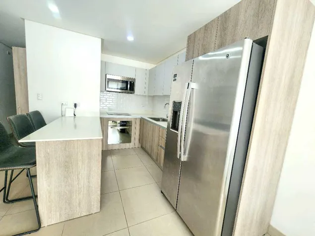 Venta de Apartamento en Alto de las Palomas en Santa Ana, San José — $165,000 - Foto 2 de 25