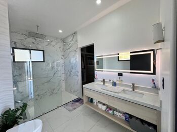 Casa Lujosa en Miravalles, Perez Zeledon en San Isidro De El General, Pérez Zeledón, San José — $550,000 - Foto 5 de 30