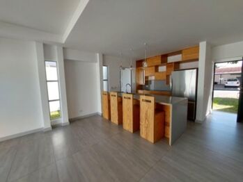 Se vende moderna casa con patio en condominio de San Antonio Belén 26-619 en San Antonio, Belén, Heredia — $175,000 - Foto 5 de 19