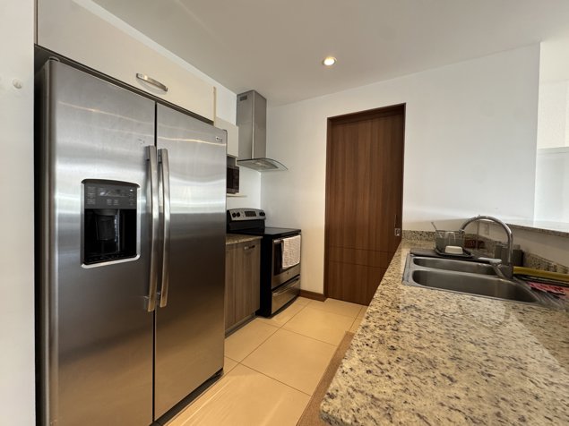 Venta de apartamento amoblado en Condominio Distrito 4 Residencias en Escazú, San José — $220,000 - Foto 2 de 15