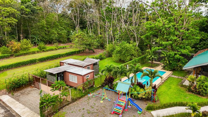 Propiedad Para Airbnb en Venta en Condominio Naukurý en Peñas Blancas, San Ramón, Alajuela — ₡ 50 000 000 - Foto 2 de 12