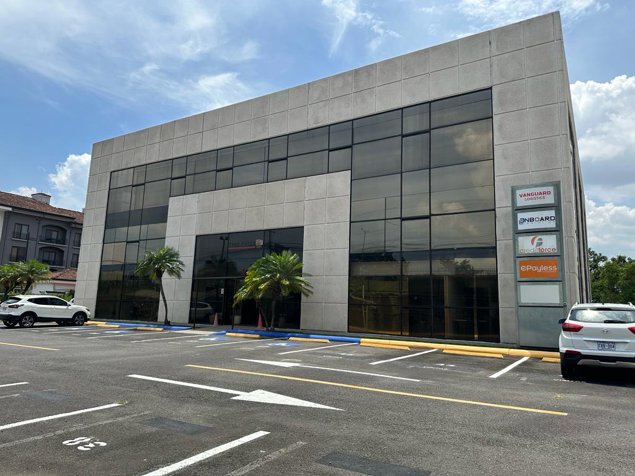 ALQUILER DE OFICINA, SAN JOSE, ESCAZU, CONDOMINIO TRILOGIA in Escazú, San José — $2,359