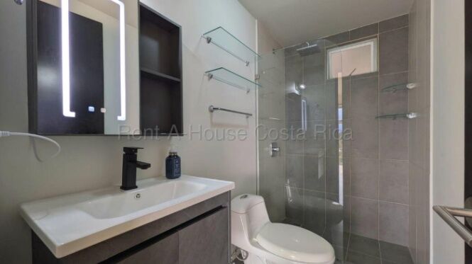 Alquiler de Apartamento en Curridabat-Granadilla. RAH 26-1824 PRECIO REBAJADO in Granadilla, Curridabat, San José — $1,200
