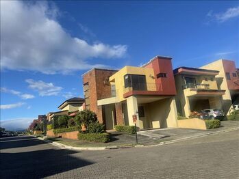 Casa en Alquiler La Asunción, Belén, Heredia