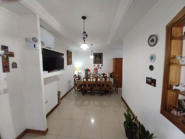 Se vende espaciosa casa con lote de 2.042m2 en Salitral Santa Ana 23-1553 en Salitral, Santa Ana, San José — $855,000