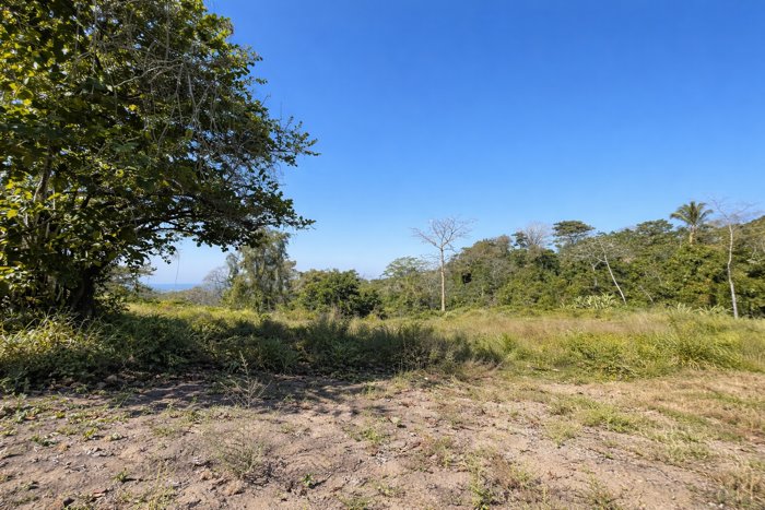 Lote con Vista al Mar y Pozo Inscrito en Brisas del Cabo in Cóbano, Puntarenas — $199,000