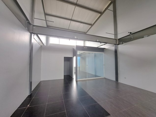 ALQUILER DE LOCAL, SAN JOSÉ, GUACHIPELIN, ESCAZU en Escazú, San José — $2,700