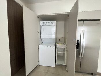 Viva rodeado de naturaleza y comodidad! 🏡🌿Lindora en Pozos, Santa Ana, San José — $1,450 - Foto 5 de 13