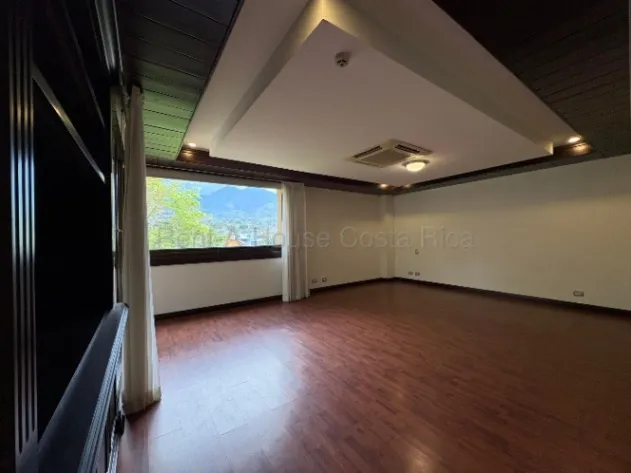 Alquiler Apartamento Amplio con Vista  en Escazú, San José — $3,000 - Foto 2 de 15