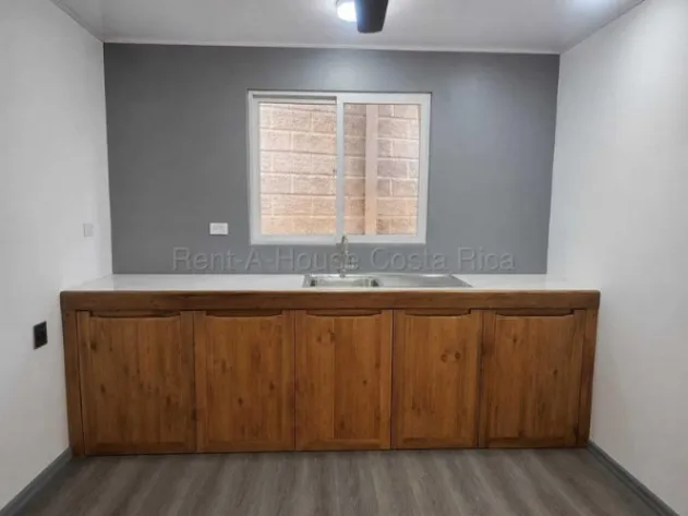Alquiler de Apartamento en La Unión-Tres Ríos. RAH 27-235 in Tres Ríos, La Unión, Cartago — $1,000 - Photo 2 of 11