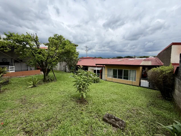 Casa en Grecia centro en Grecia, Alajuela — ₡ 125 000 000 - Foto 2 de 13