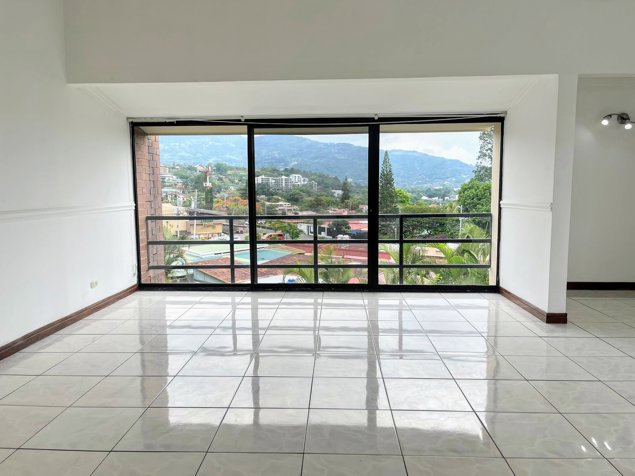 Venta de penthouse en San Rafael de Escazú en San Rafael, Escazú, San José — $245,000 - Foto 3 de 26
