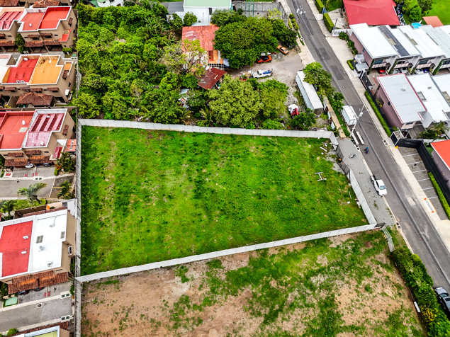 ¡Oportunidad Única! Lote de 2,138 m² en el Corazón de Santa Ana en Santa Ana, San José — $641,400 - Foto 2 de 15