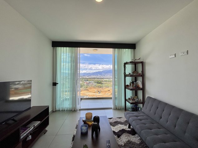 Alquiler de Apartamento con vista y 2 parqueos techados en San Pablo en San Pablo, Heredia — $1,250