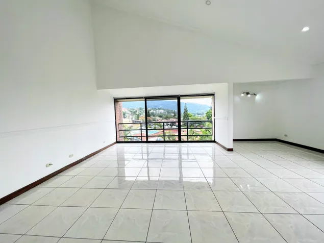 Venta de penthouse en San Rafael de Escazú en San Rafael, Escazú, San José — $245,000 - Foto 2 de 26