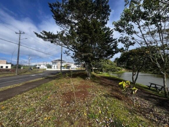 Hermoso Lote en venta frente al lago-Paraiso,Cartago  en Paraíso, Cartago — ₡ 97 000 000