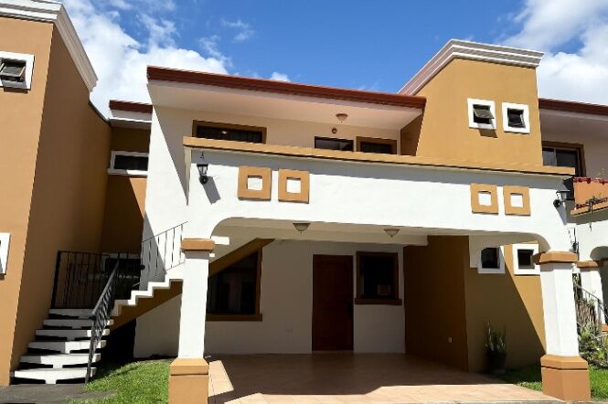 Venta de Casa en Tibás-Colima, San José. in Colima, Tibás, San José — $120,000