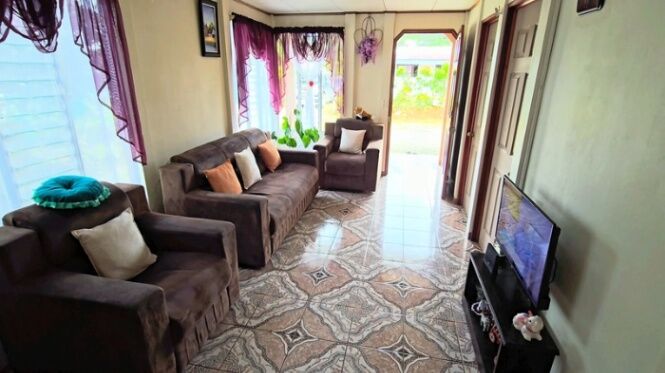 HERMOSA CASA EN VENTA EN QUIZARRA, A 15 MINUTOS DE SAN ISIDRO DEL GENERAL en Cajón, Pérez Zeledón, San José — ₡ 33 000 000