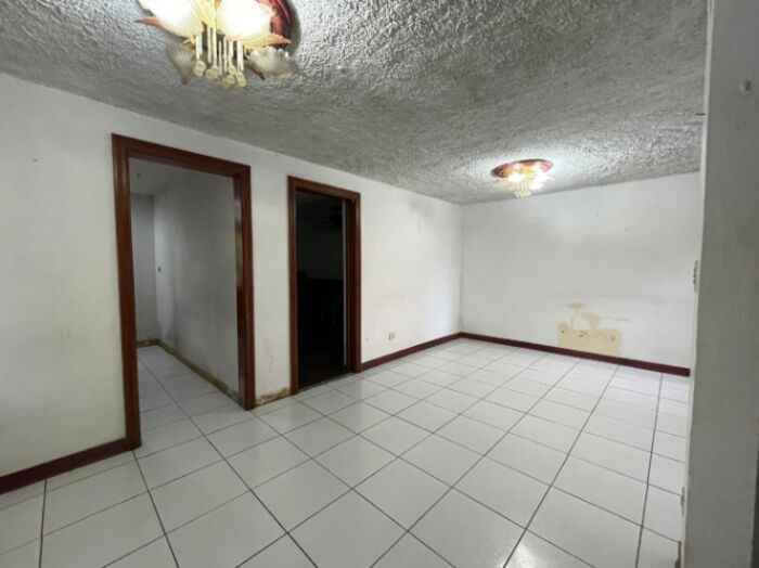 Se vende casa en Catedral San José 26-1912 in Catedral, San José — ₡ 150 000 000