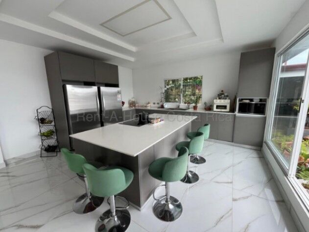 Alquiler de Casa en San Antonio, Escazú. RAH 26-1646 en San Antonio, Escazú, San José — $4,500