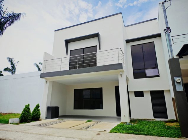 Venta de Casa de Lujo en Condominio Tipo Resort en Tres Ríos in Tres Ríos, La Unión, Cartago — $360,000 - Photo 2 of 22