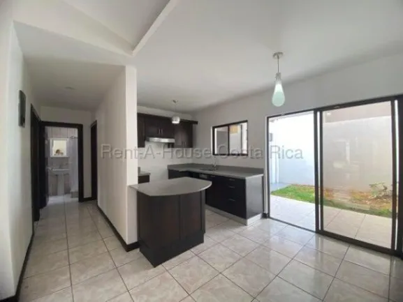 Se alquila casa en San Francisco Heredia 26-2187 en San Francisco, Heredia — $1,250 - Foto 2 de 17
